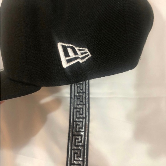 New Era White Socks 9FIFTY Cap - Picture 3 of 5